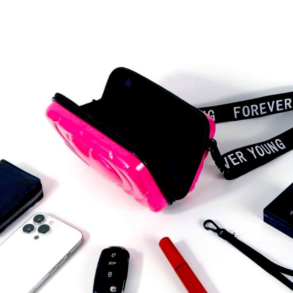 Forever Young Heart Purse - Picture 3 of 3